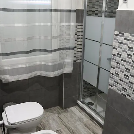 Casa de hóspedes Apple Rome Airport 5*