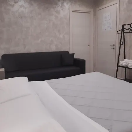 Casa de hóspedes Apple Rome Airport 5*